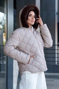 Бежева стьобана куртка коротка  Ембер